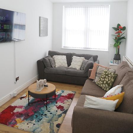 Affordably Elegant Apartments Close To Coop Live, Etihad Stadium And Manchester City Centre Экстерьер фото