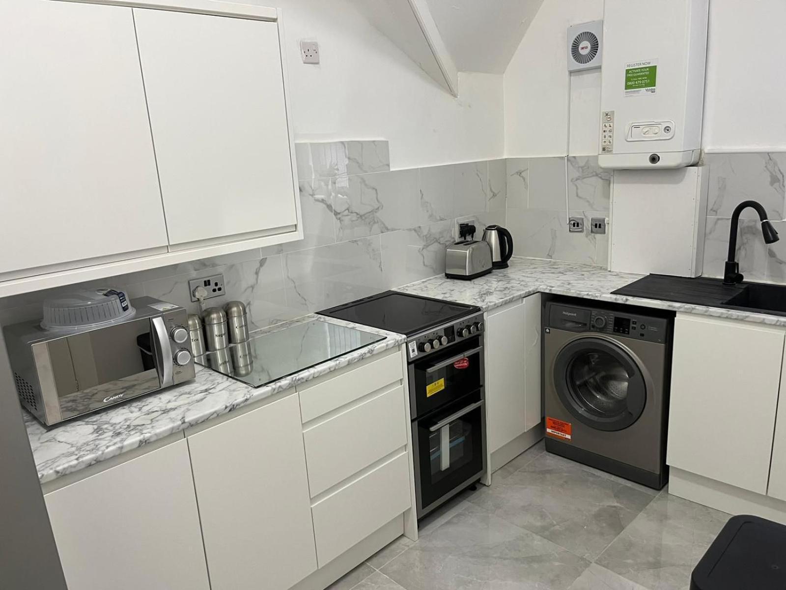 Affordably Elegant Apartments Close To Coop Live, Etihad Stadium And Manchester City Centre Экстерьер фото