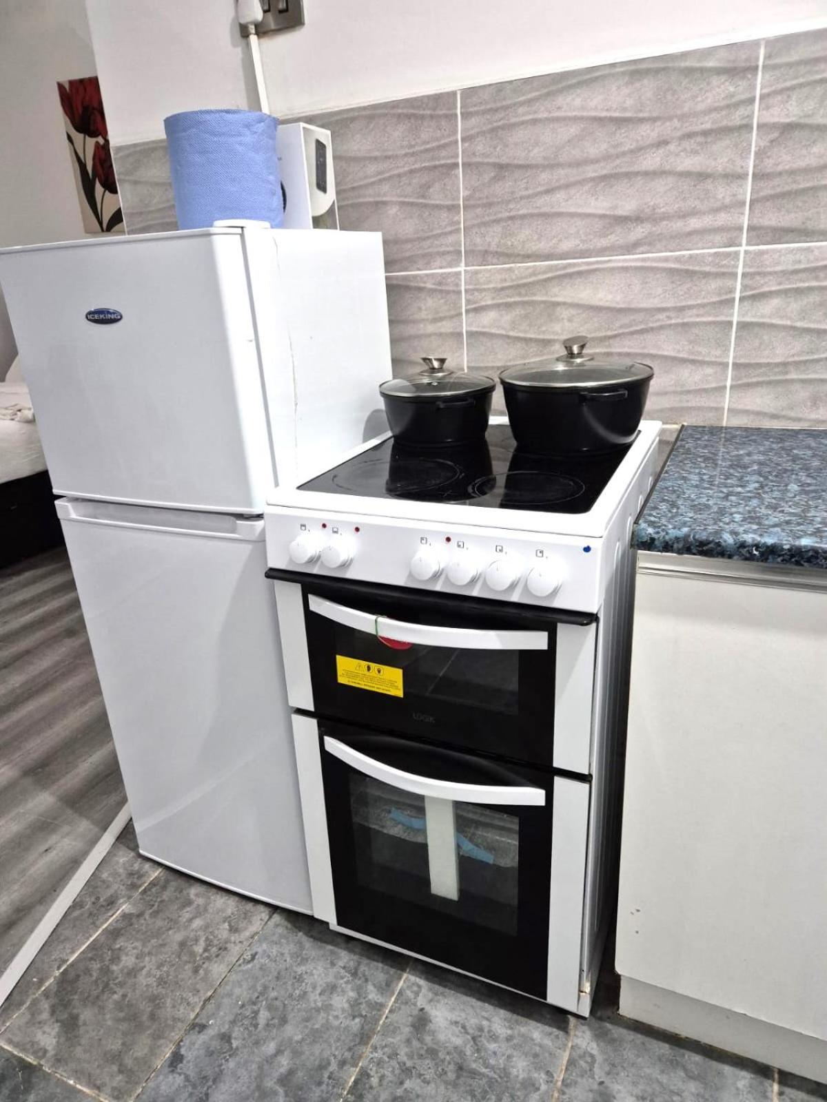 Affordably Elegant Apartments Close To Coop Live, Etihad Stadium And Manchester City Centre Экстерьер фото