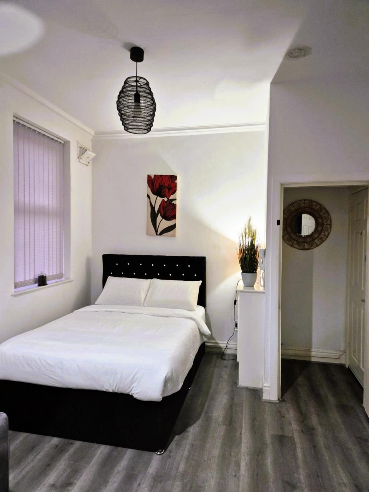 Affordably Elegant Apartments Close To Coop Live, Etihad Stadium And Manchester City Centre Экстерьер фото